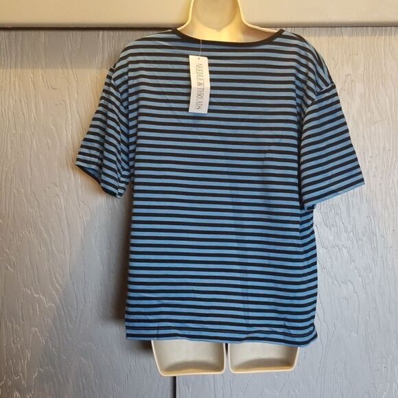 🖤5/$20🖤 Needle & Threads shirt - Picture 3 of 5